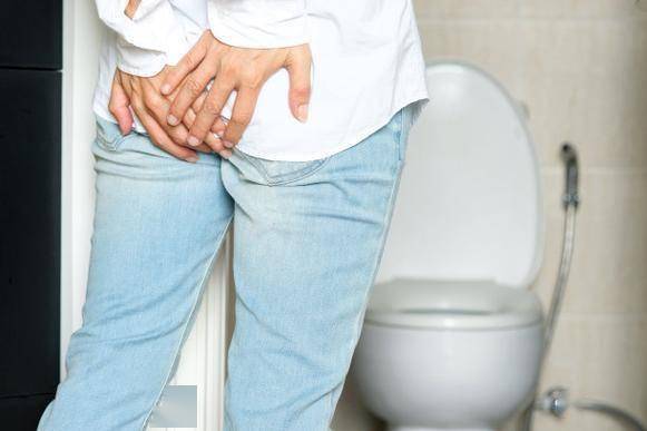 肛肠科医生：大肠癌早期不是便血，而是这3种异常，早发现好治疗