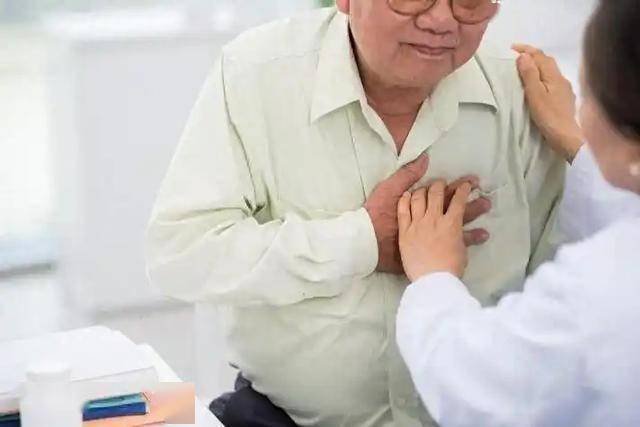 冠心病最早信号不是胸口闷！医生：经常出现3症状，心脏或已病变