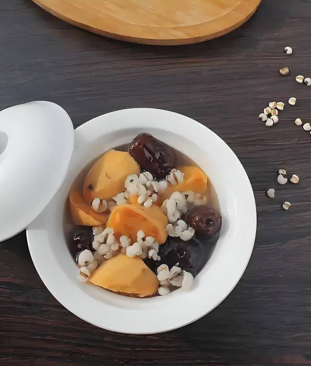 老中医的夏季饮食方：2菜2汤换着吃，健脾祛湿，全身都轻松