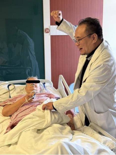 俄罗斯阿姨来华探亲突发脑梗，上海医生30分钟取栓救命