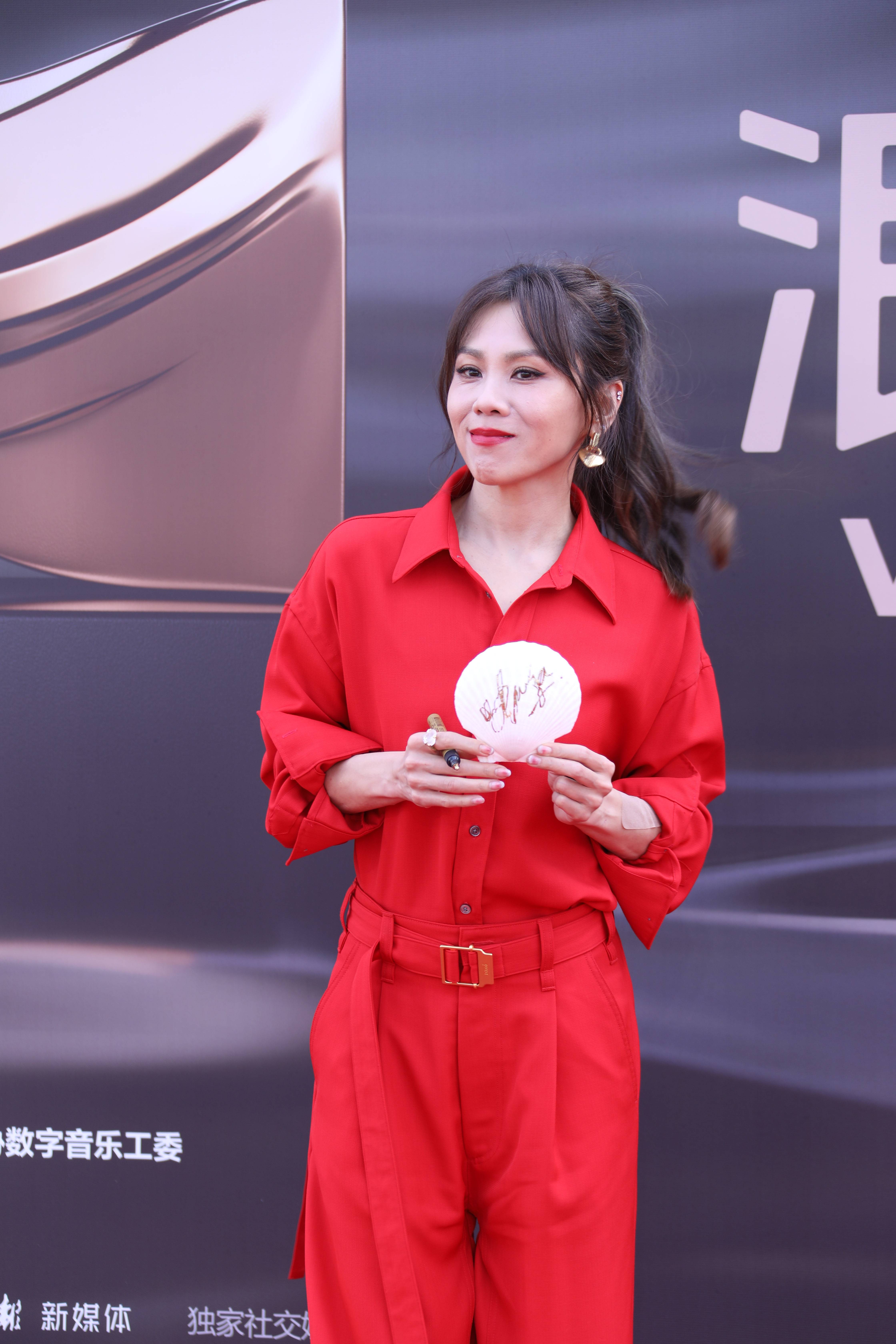 蔡健雅刘恋朱婧汐红毯比美 马頔在线分享创作故事