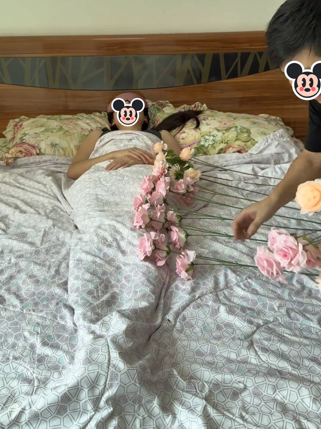 原创            男子被妻子指责不懂浪漫，他便精心为她布置场景，她看到直冒冷汗