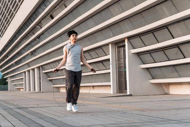 减肥，为什么推荐你跳绳？每天10分钟跳绳，这些好处会找上你