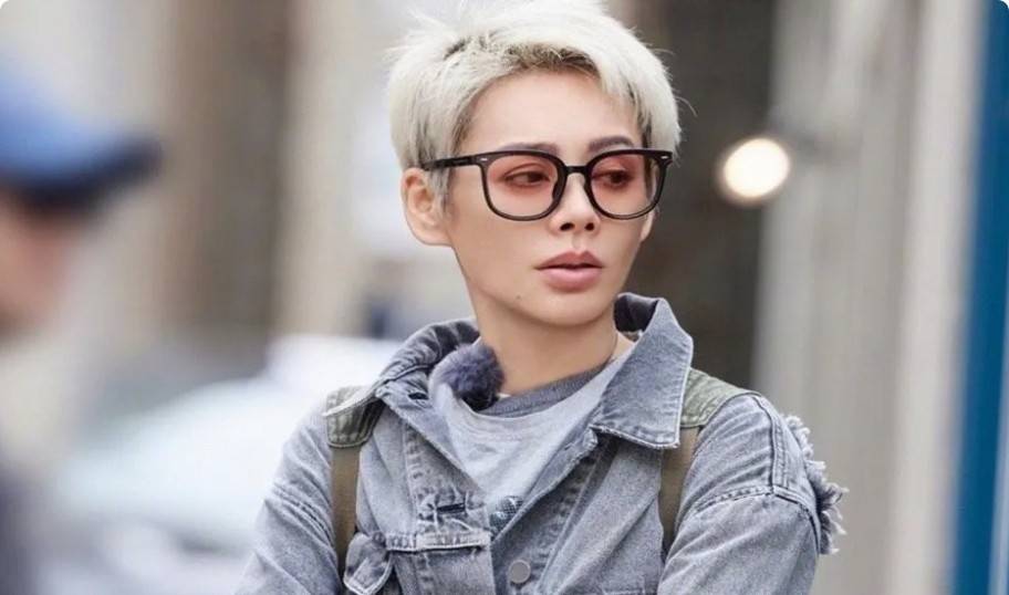 原创            没综艺感有多招人烦？《桃花坞》一群神仙里混进个败笔，真招人嫌