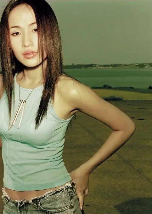 原创            萧亚轩近照曝光，网友惊呼葫芦娃女蛇精，鼻子造型吓坏众人！