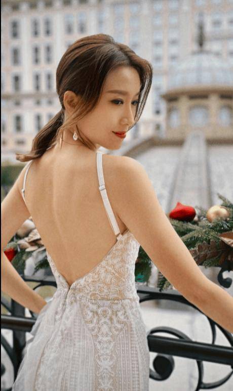 TVB一线花旦自爆被红疹困扰！又红又痒担心影响拍剧！恋上星二代被赞有3个优点