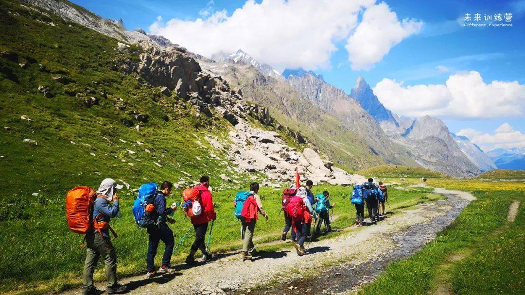 怎样养出一个快乐温暖的孩子？（18岁前各阶段重点）