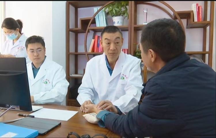 警惕糖尿病背后危机 专家团队走进基层精准“管糖”