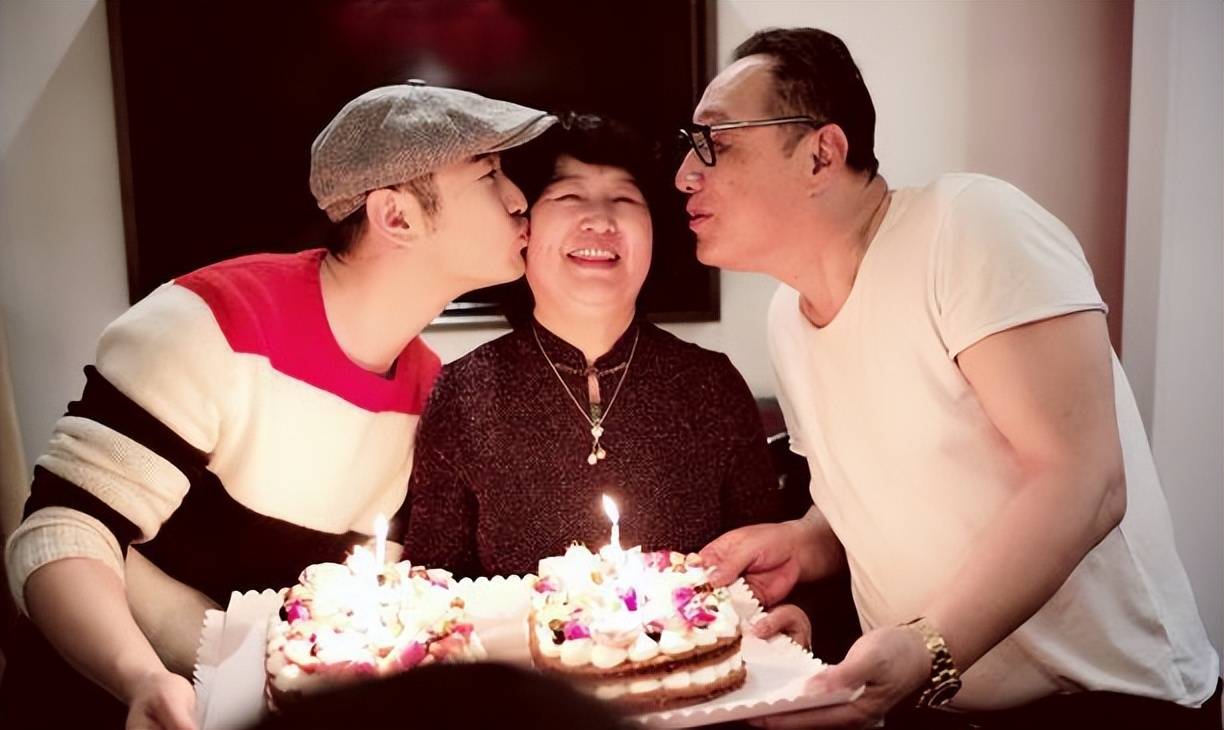 原创            上戏公布二零二五年博士录取名单：金世佳第二，黄晓明落榜原因曝光