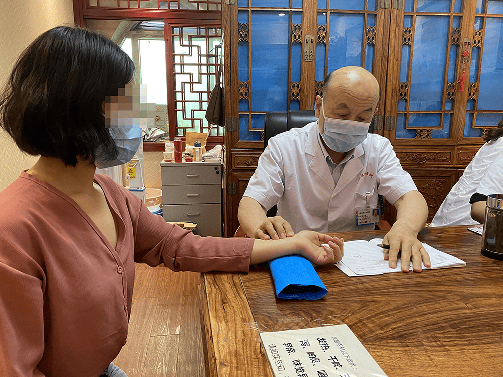 北京融科甲状腺翟章锁中医平衡疗法，照亮甲状腺康复之路