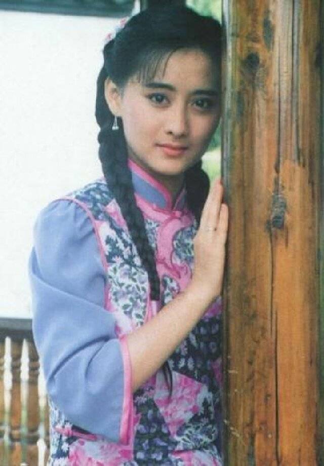 原创            51岁陈德容首谈离婚，直言爱情没意义，浪费时间也无用