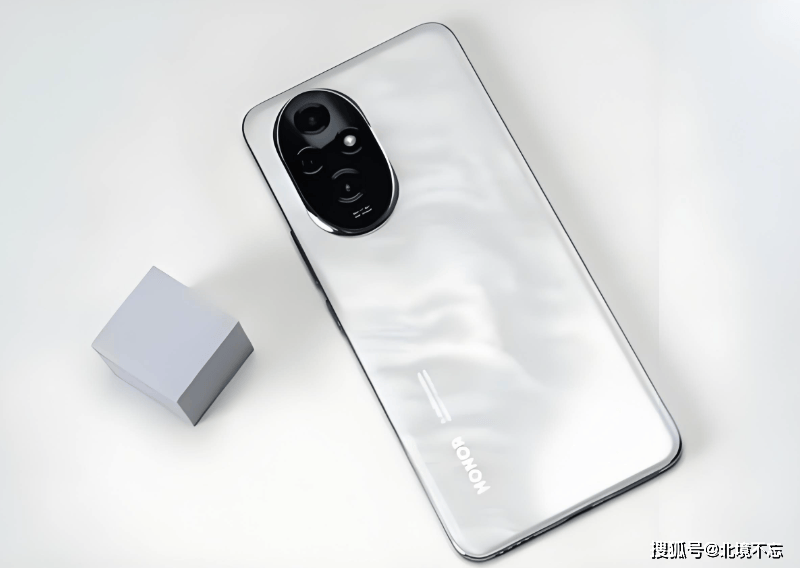 5000万三主摄写真相机、16GB+512GB，顶配荣耀手机跌到1809元