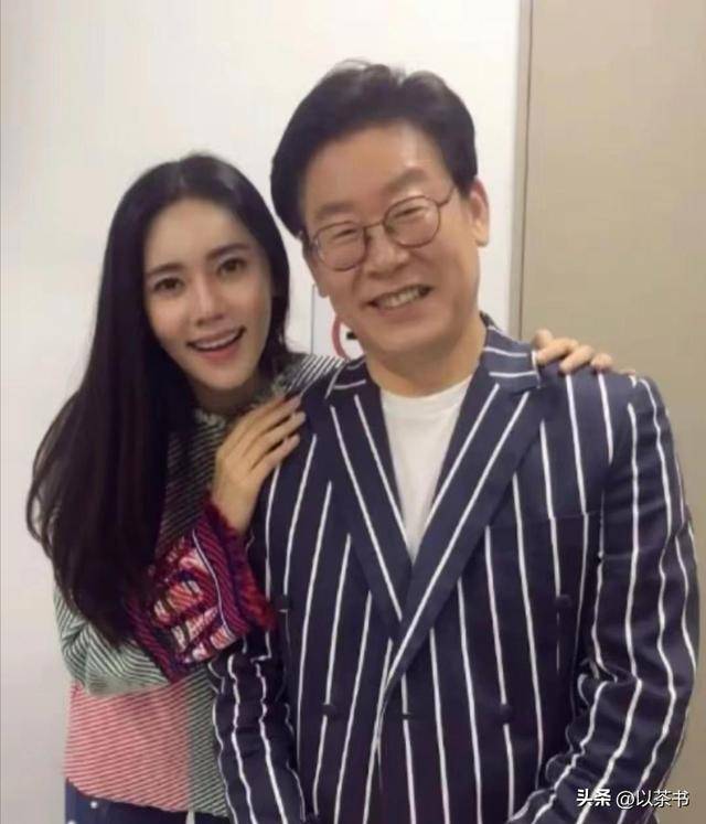 原创            嫁中国老公8年不受欢迎，如今和李在明的一张合照，终于火了！