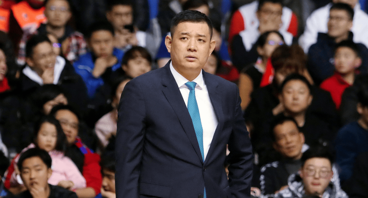 原创            看开与李昕感情！巩晓彬直播卖茶叶：多不少小舅子 叫你们嫂子来