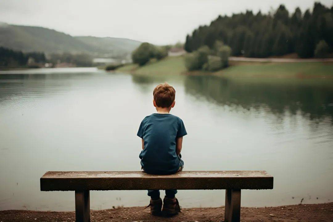 孩子顶嘴时，家长多说3句话，他长大后会感激你！