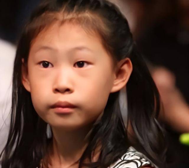 原创            小沈阳女儿韩国出道被骂忘本，采访时韩味十足，普通话都说不利索