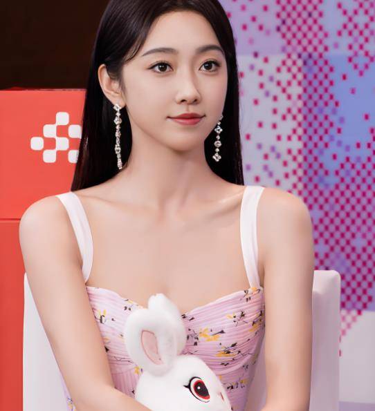 原创            演员宣璐在综艺里回应《陈情令》那些传闻的事儿，真的让人心疼她