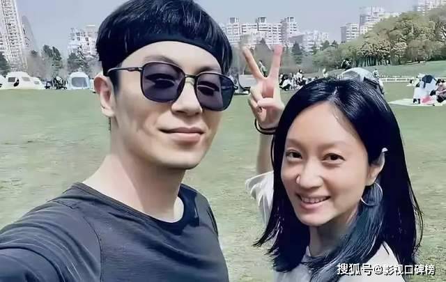 原创            朱亚文为女儿庆生，42岁沈佳妮素颜一脸憔悴，夫妻俩罕见秀恩爱