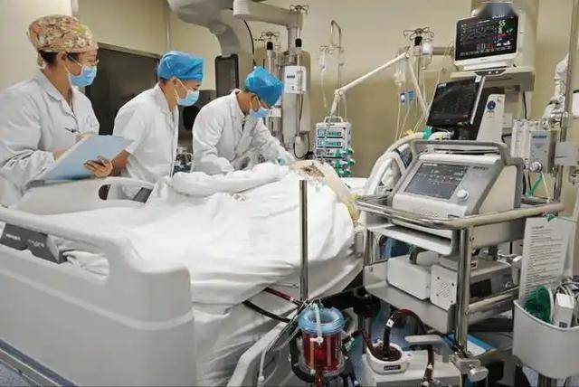 59岁河南男子血压稳定，清晨突发脑溢血去世，医生叹息：太无知