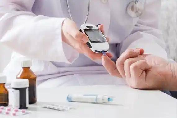 糖尿病人持续上升，医生告诫：宁可饿一点，也别陷入4种控糖误区