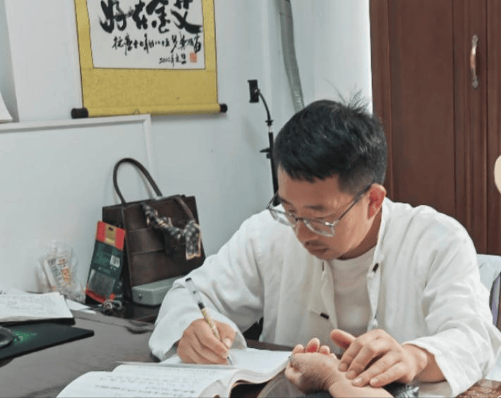 肺癌靶向药耐药复发怎么办？ 亲情+中药照亮抗癌征程