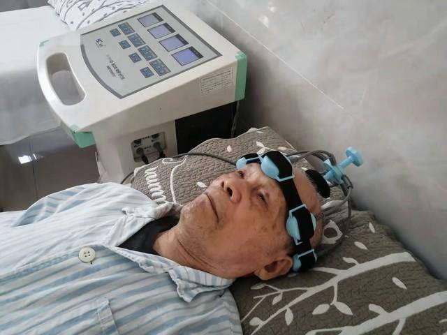 自拟“柔筋汤”，治脑血管硬化、偏瘫僵硬