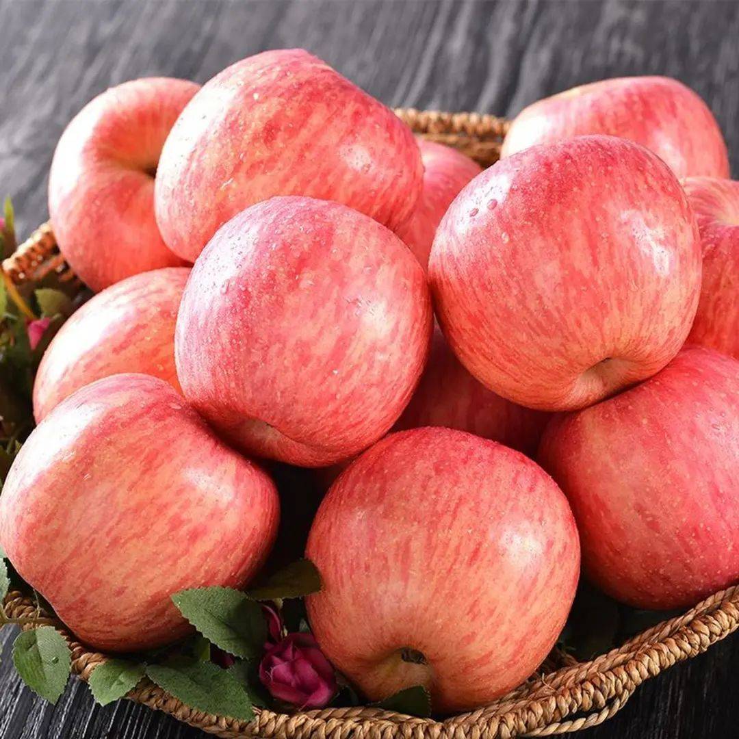 苹果营养又好吃，拿来煮水，更是能帮助我们补气血、调脾胃！