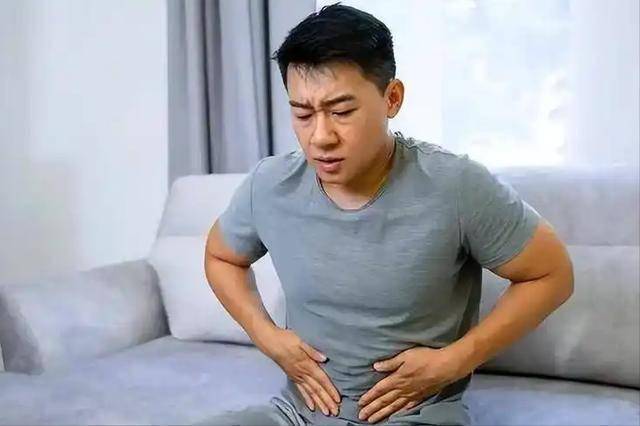 脂肪肝患者激增，是饮食不好？医生：真正在“毁肝”的是这5件事