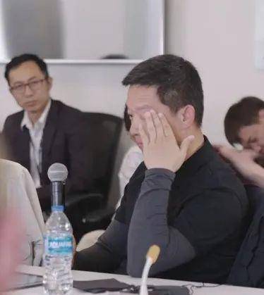 贾跃亭谈散户数度哽咽：都是散户支持，是散户救了我们的命