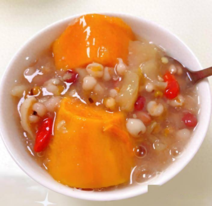 夏季养生先“祛湿”，少吃西瓜和冷饮，多吃4样，脾胃好、湿气除