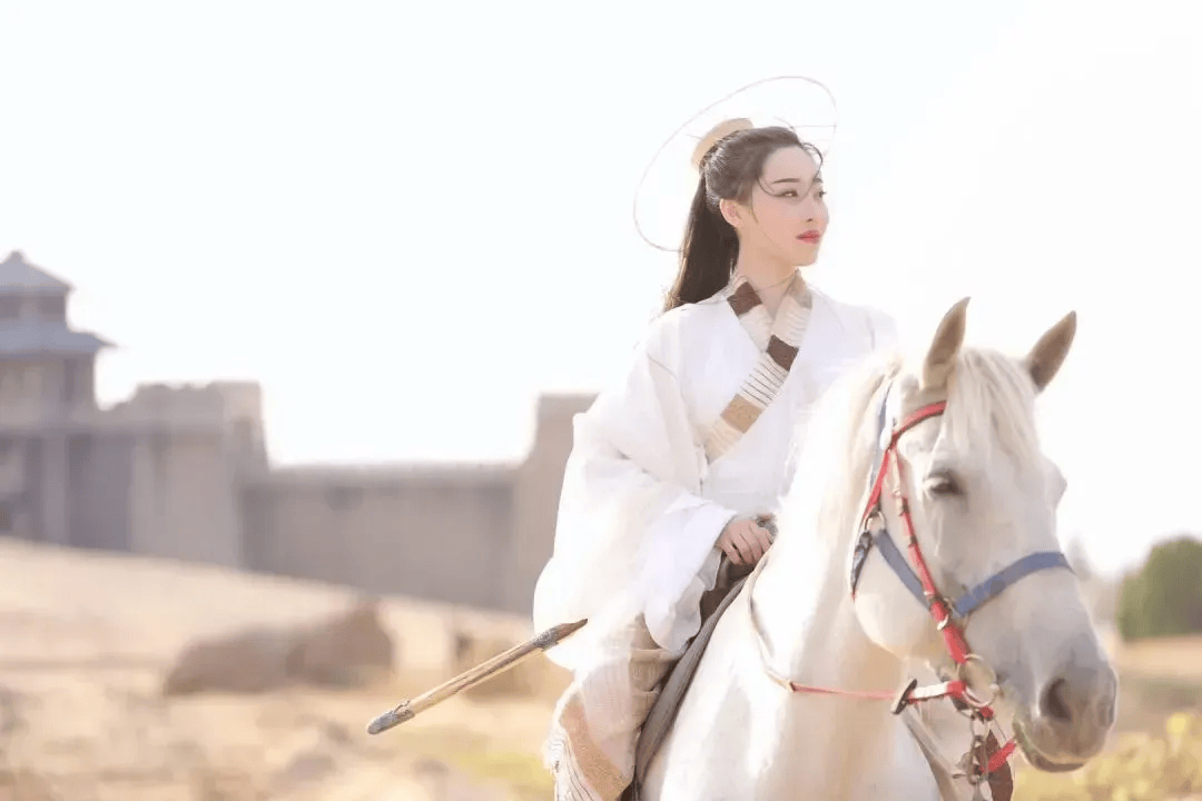 女演员肖妍倪突发疾病变植物人！最新回应：已经可以独自站立、行走