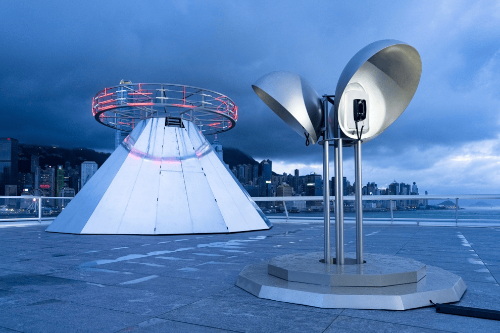 “霓虹灯塔”落地维港，“艺术‧科技”装置“灯塔”唤醒香港城市记忆