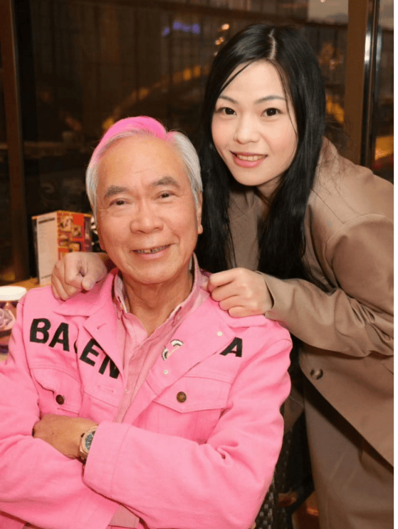 74岁李龙基为未婚妻出狱做准备，买催情香水引热议，提前物色内地新房