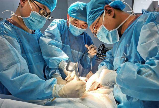 切除前列腺的男人，人跟着会有这5个“变化”，要坦然接受