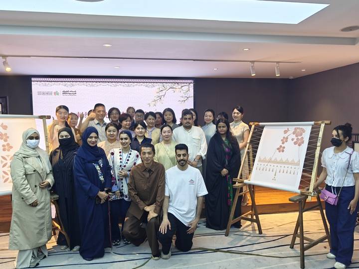 共创刺绣作品《四象·双源》，中沙艺术家在苏开启12天文化交流之旅