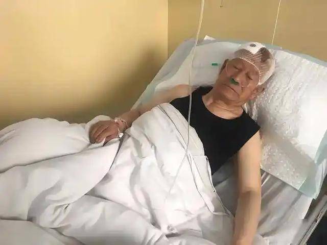 听一句劝：高血压不想脑出血，这5种食物要少碰，再馋也要忍住