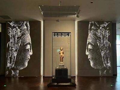 滴血滚珠局：古玩江湖的造梦机器与破碎指南