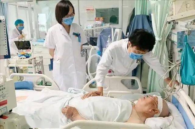 国外大学解剖300名脑梗死者，惊讶发现：患脑梗的人，多有3个共性