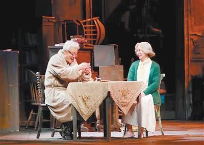 话剧《洋麻将》 两个人的戏剧，40年的沉淀