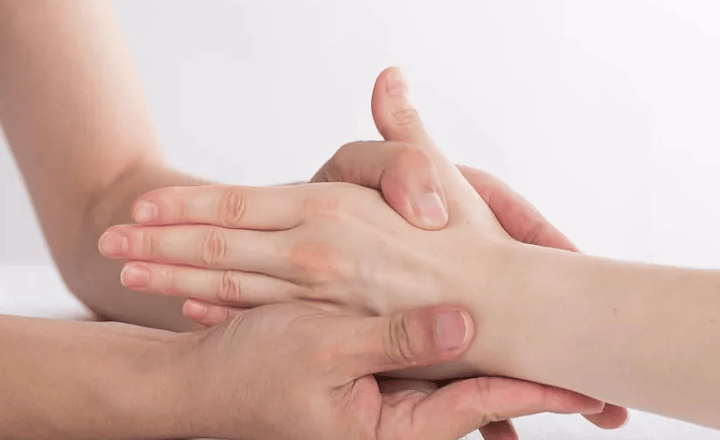 特发性震颤会引发心理问题？