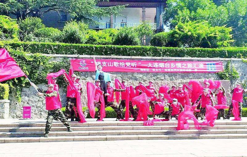 双城艺术团文艺汇演献礼“七一”