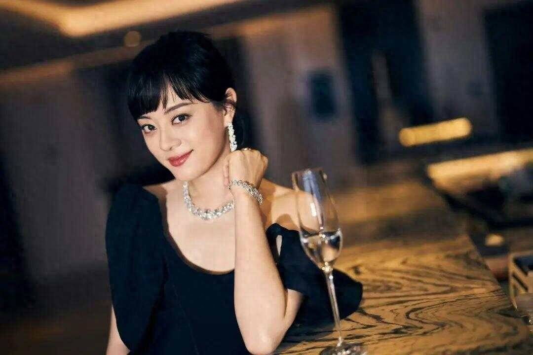 原创            可恶！孙俪被曝移居英国，深扒后，才发现有这么多移居国外的明星