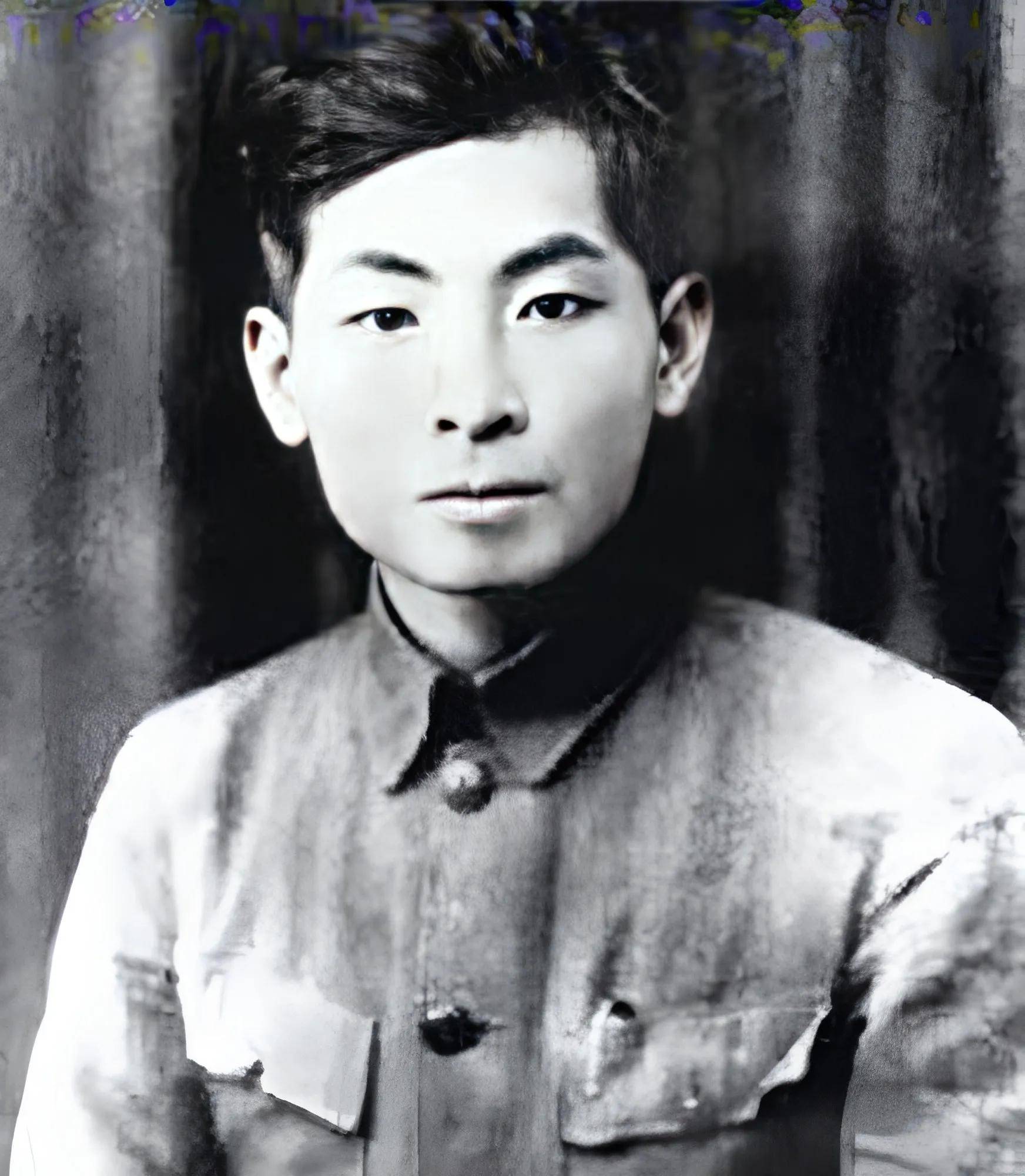 1944年，叶飞牙疼去诊所，看清墙上字画后，立马下令：抓捕老牙医