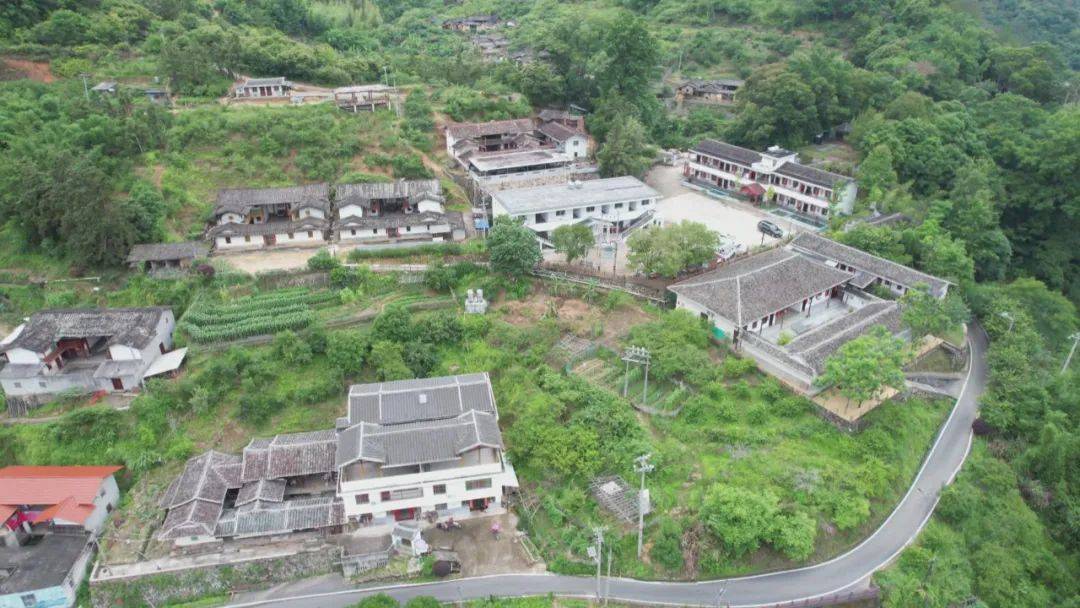 北京徐佩瑾工作室“迁想闽西”写生班到漳平东湖写生基地写生创作