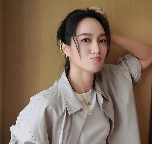 原创            屡次因为说错话备受争议，朱丹的想法可能也只有周一围能理解了