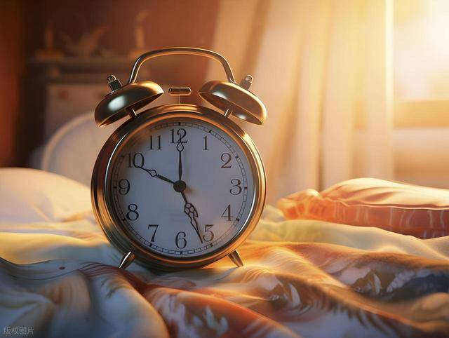 早上是掉秤黄金时间，做到2件事，掉秤更快，一个月暴瘦14斤！