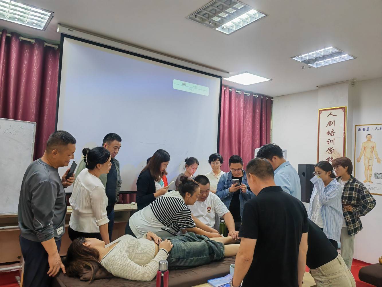 镇宁穴位敷贴培训：中医养生新选择