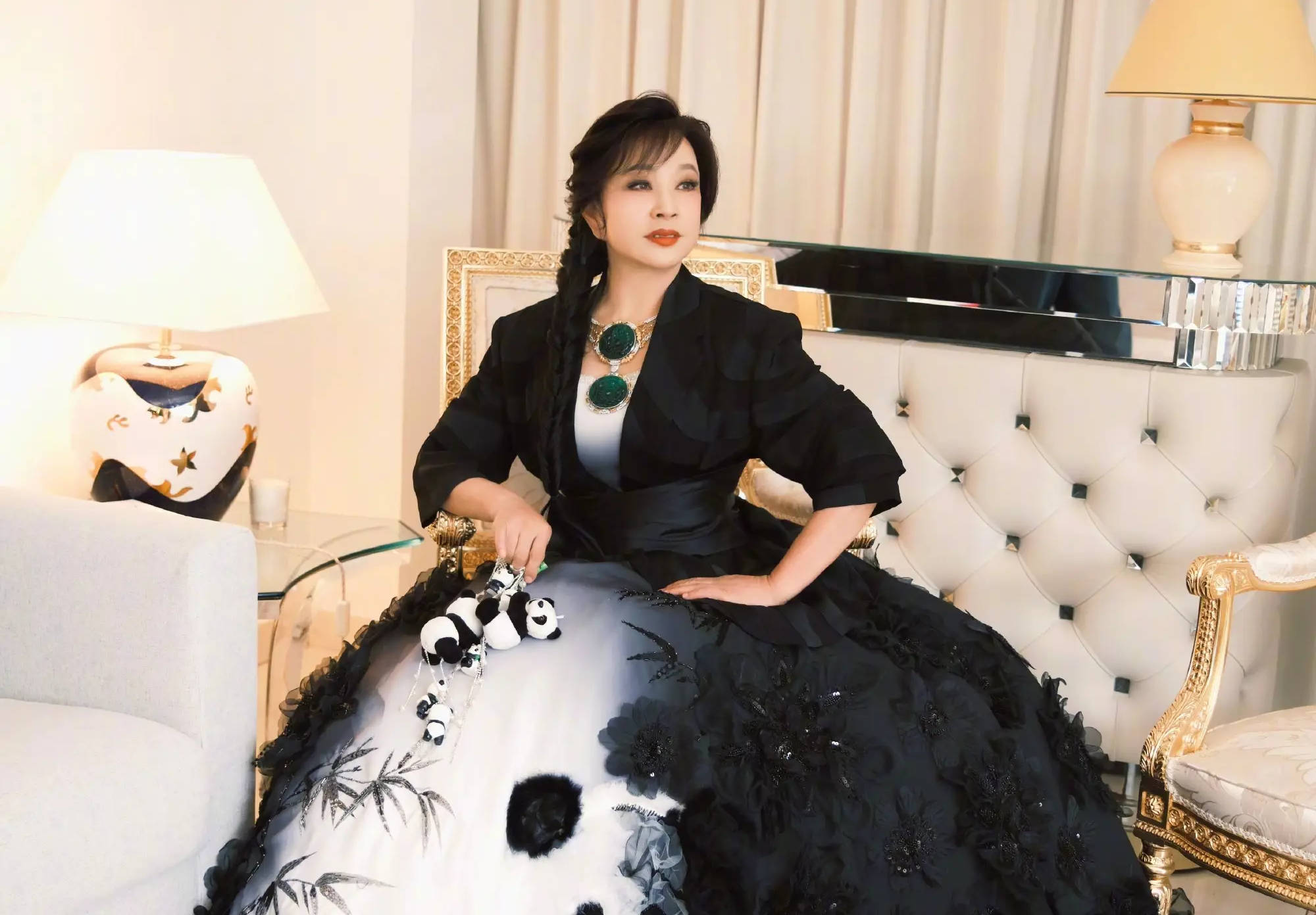 刘晓庆被举报偷税事件进展：法院送达相关案件开庭传票