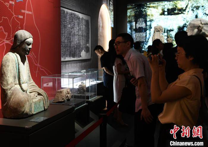 “从敦煌到大足：石窟艺术中国化流变”展览在渝开幕