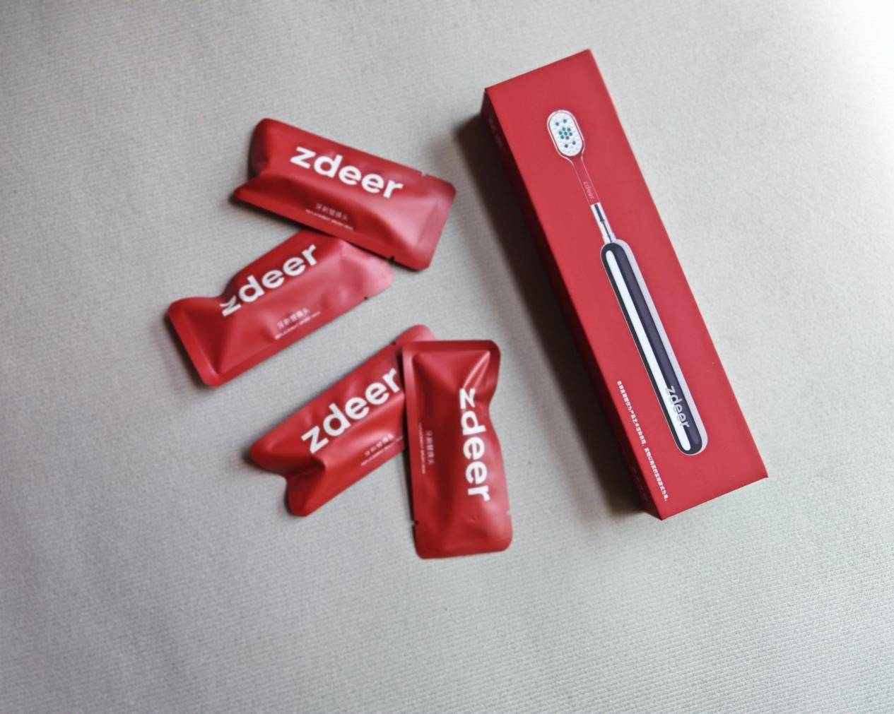 口腔护理的艺术品—左点轻奢牙刷实测：值不值得为设计买单？